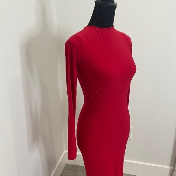 Club London Red Long Sleeve Backless Fishtail Train Maxi Dress - Picture 5 of 12